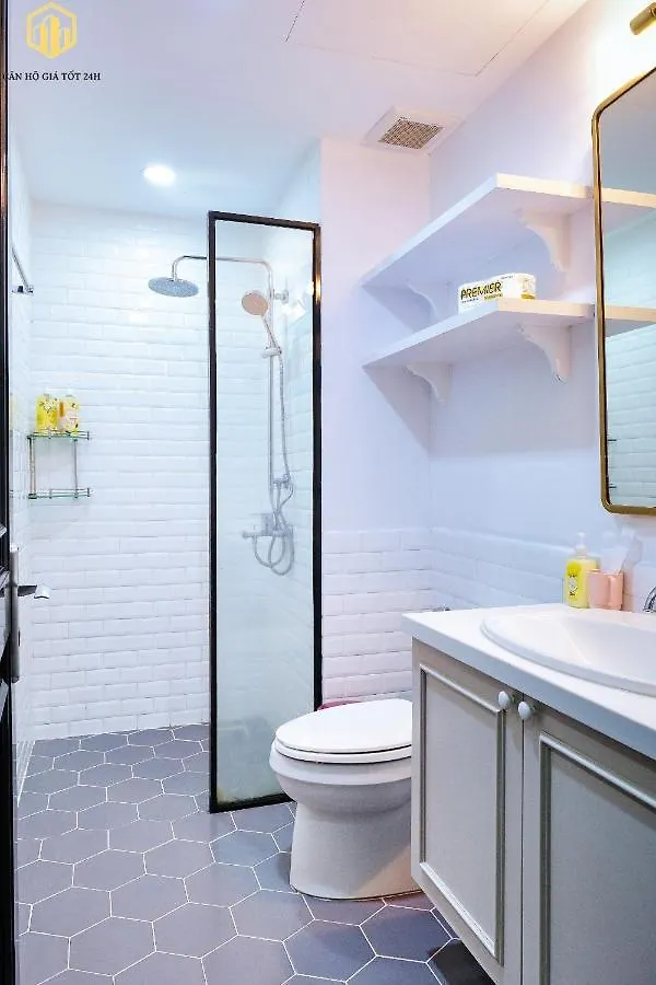 The Gold View D4- 2Br 2Wc, Balcony -Luxurious - Canhogiatot24H Ho Chi Minh City 0*,  Vietnam